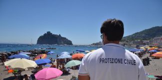 Ferragosto e covid, regole: dalla mascherina al divieto di falò