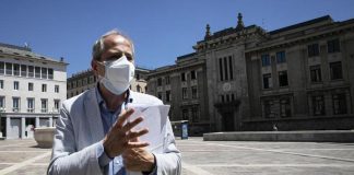 Vaccino covid, Crisanti: “Approvazione apre strada a obbligo”