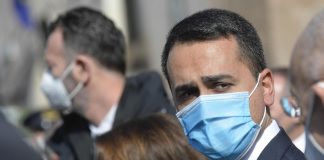 Minacce no vax a Di Maio, Salvini e Meloni: “Traditori”
