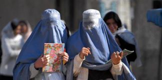 Afghanistan, Pangea Onlus: “Talebani girano casa per casa, abbiamo bruciato gli archivi”