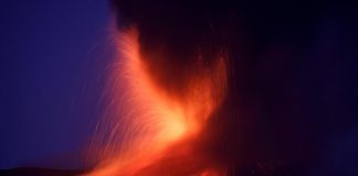 Etna, nuova eruzione: boati sentiti a chilometri di distanza