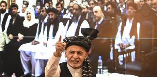Afghanistan, “Ghani fuggito solo con vestiti che indossava”