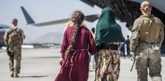 Afghanistan, spari contro aereo italiano: la pilota evita colpi