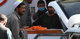 Attacco Isis a Kabul, oltre 90 morti. Uccisi 13 soldati Usa
