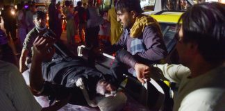 Afghanistan, attentato Kabul: “Morti vicino a me, canale è color sangue”