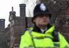 Covid Londra, no vax assaltano sede Bbc: scontri con la polizia