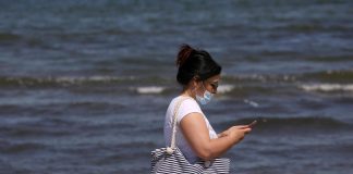 Covid, Bassetti: “Mascherine fino al 2022, le toglieremo in primavera”