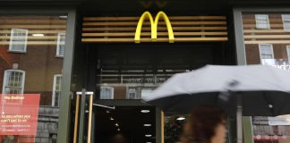 Brexit e Covid, scaffali vuoti in Gb: McDonald’s senza milkshake