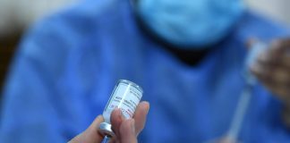 Campagna vaccinale lombarda 12-19. Regione: “si continua con le prenotazioni, il vaccino in 48 ore”