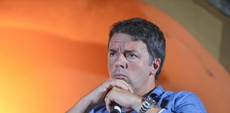 Renzi: “M5S voterebbe governo Godzilla, smonteremo reddito cittadinanza”