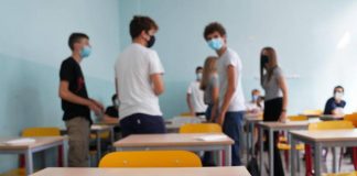 Covid e scuola, presidi: “No a costo tamponi a nostro carico”