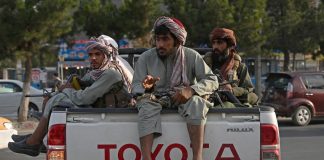 Afghanistan, ex ministro: “Talebani uccidono funzionari governo”