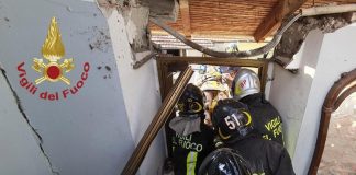 Torino, crolla palazzina: tre estratti vivi dalle macerie