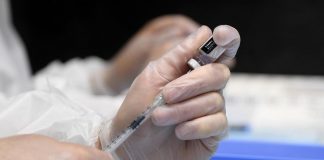 Vaccino Covid, Ricciardi: “Terza dose andrà fatta, serve produrre di più”