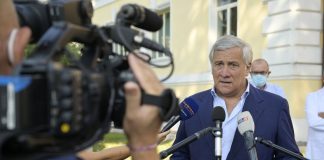 Covid, Tajani “Tampone gratuito per chi non può vaccinarsi”