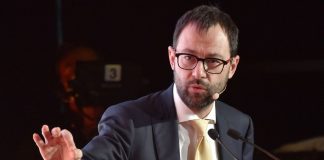 Prosek, Patuanelli “Ci opporremo ad errata e assurda decisione”