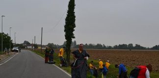 Curtatone, tanti volontari in azione per “Puliamo il mondo”. In campo anche Consorzio di bonifica Protezione civile Curtatone, tanti volontari in azione per "Puliamo il mondo". In campo anche il Consorzio di bonifica e la Protezione civile
