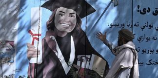 Afghanistan, talebani: “Donne nel governo? Devono solo partorire”