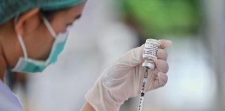 Terza dose vaccino, Aifa dà il via libera