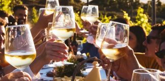 Osservatorio SumUp, boom cashless nel turismo e ristorazione: in un anno +46%