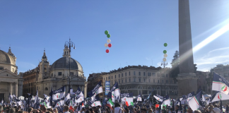 Roma, piazza del Popolo gremita attende il comizio di Meloni e Michetti