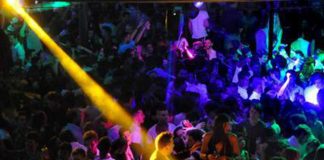 Riapertura discoteche, Pregliasco: “A Capodanno se curva stabile”