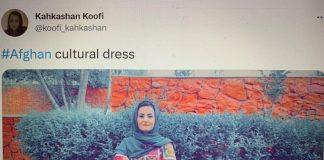Afghanistan, donne sfidano talebani: foto social con abiti colorati