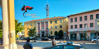 Tenta di aggredire l’ex compagna e si scaglia contro i Cc intervenuti, arrestato 45enne di Viadana