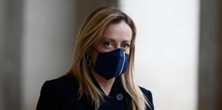 Vaccino 5-11 anni, Meloni: “Non farò vaccinare mia figlia”