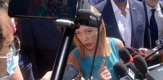 Meloni al Bibiena, Reddito di cittadinanza “è metadone di Stato’. Vaccini: “sull’obbligo il governo si assuma responsabilità”