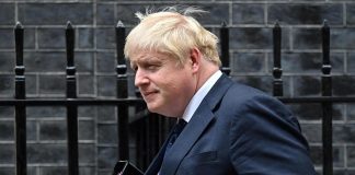 Covid, Johnson: “Pandemia non è finita, ma niente lockdown”