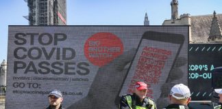 Covid Gb, Londra ci ripensa: no al Green pass