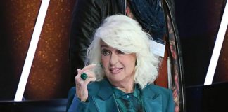 Loretta Goggi lascia social per insulti, il web insorge in sua difesa