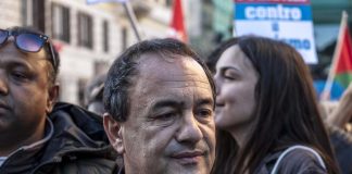 Migranti, Mimmo Lucano condannato a 13 anni e 2 mesi