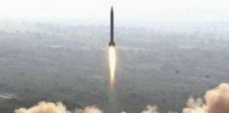 Nordcorea lancia nuovo missile, Pyongyang: “Testare armi è un nostro diritto”