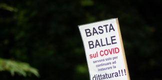 Covid, Pregliasco: “No vax sfogano loro paure contro i virologi”