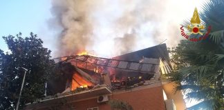 Esplosione a Roma, crolla una palazzina: si cercano eventuali dispersi