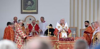 Covid, positivo arcivescovo Babjak: ha concelebrato col Papa