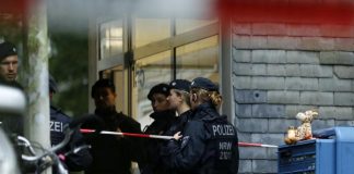 Chiede a cliente di mettere mascherina, lui gli spara in testa: morto 20enne