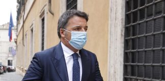 Berlusconi, Renzi: “Perizia psichiatrica è persecuzione”