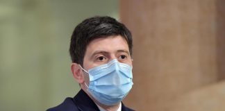 Obbligo vaccinale, Speranza: “E’ una possibilità”