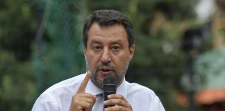 Morisi, Salvini: “Non sapevo che essere gay e leghista fosse reato”