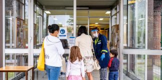 Scuola, Oms: “Mantenere mascherina e distanziamento”