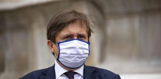 Green pass Italia, Sileri: “Non è obbligo vaccino indiretto”