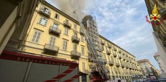 Torino, aperto fascicolo per incendio colposo palazzo