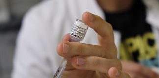 Vaccino Covid, terza dose “non scontata per giovani sani”