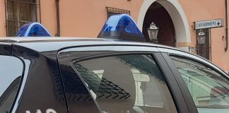 Giovani minacciati e rapinati in centro città, individuata la baby gang