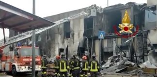 Aereo privato precipita nel Milanese, salgono a 8 le vittime