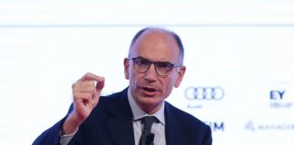 Green pass, Letta “Non vaccinarsi non è motivo per bloccare il Paese”
