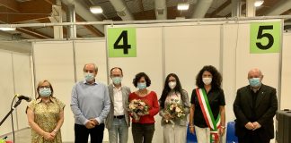 Commozione e ringraziamenti durante la cerimonia di chiusura del polo vaccinale di Gonzaga